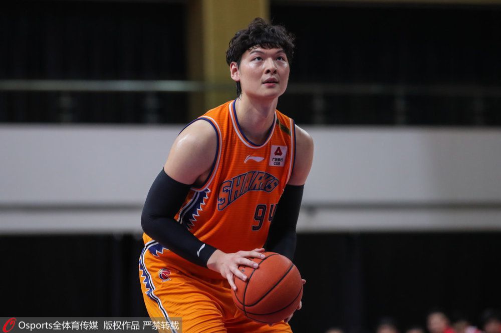 战报湖人20分惨败鹈鹕 詹姆斯34+6老六4抢断锡安26分NBA常规赛继续进行，洛杉矶湖人队（17胜17负）吞下连败。